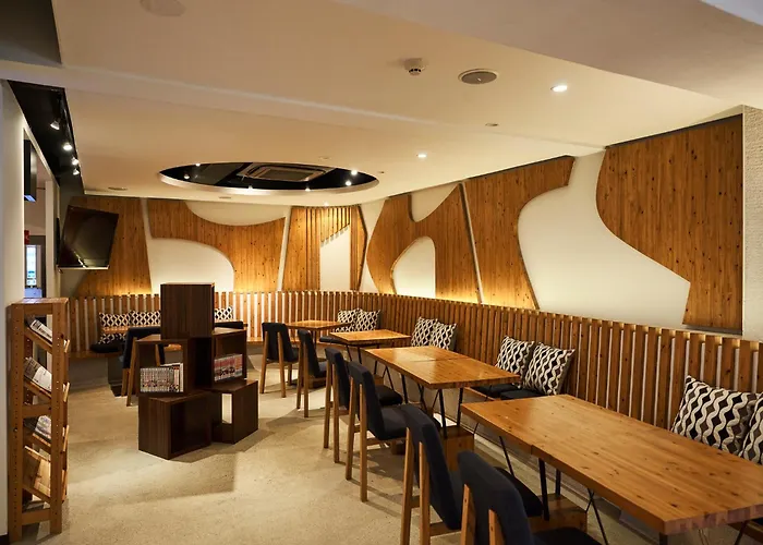 R\'S Forest Inn